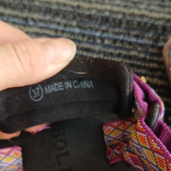 Vibrant Patterned Women's Sandals - Picture 6 of 6